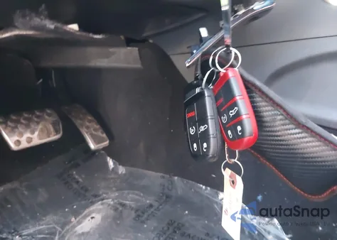 2020 Jeep Grand Cherokee Srt z USA, uszkodzony, nr VIN 1C4RJFDJ5LC206055